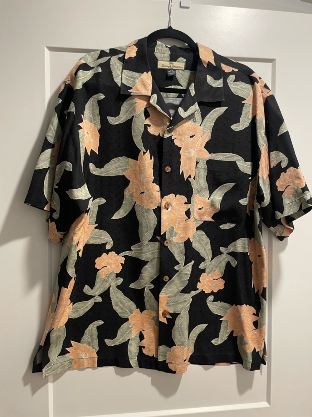 Tommy Bahama Black Floral 100% Silk Short-Sleeve Shirt